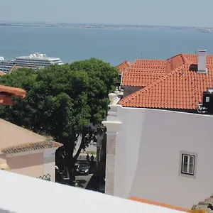 my-lx-flat-castle-alfama-apartments.hotels-lisbon-portugal.com/
